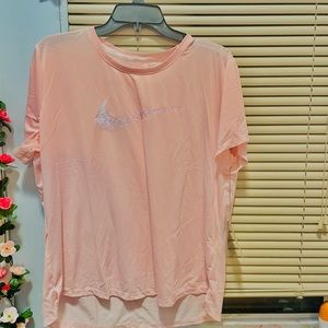 Nike women’s tshirt